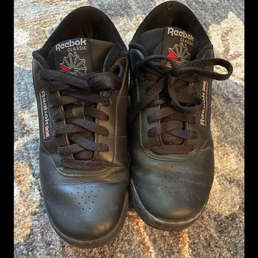 Reebok sneakers size 8